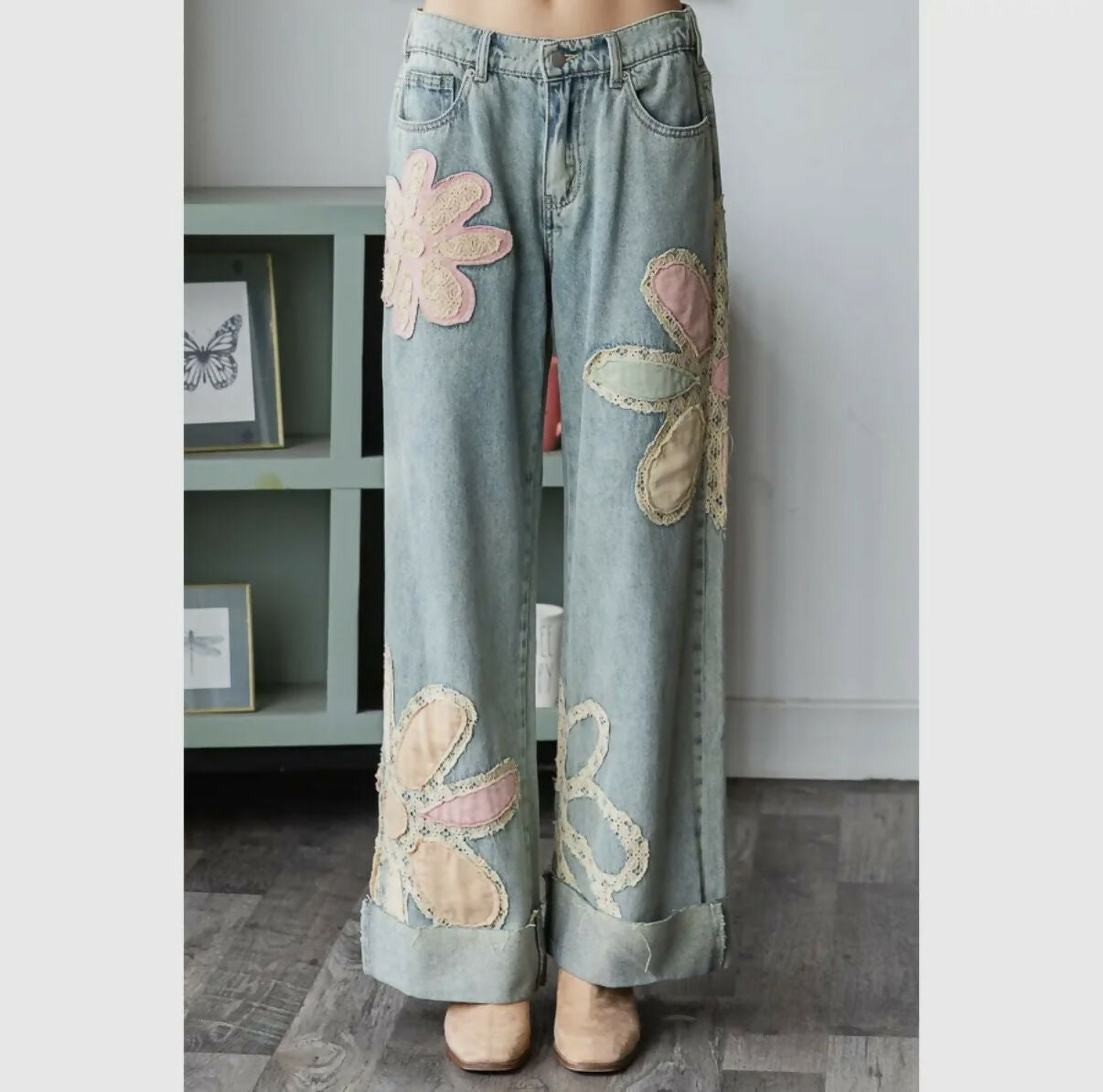 WASHED FLOWER PATCHWORK STRAIGHT DENIM JEANS