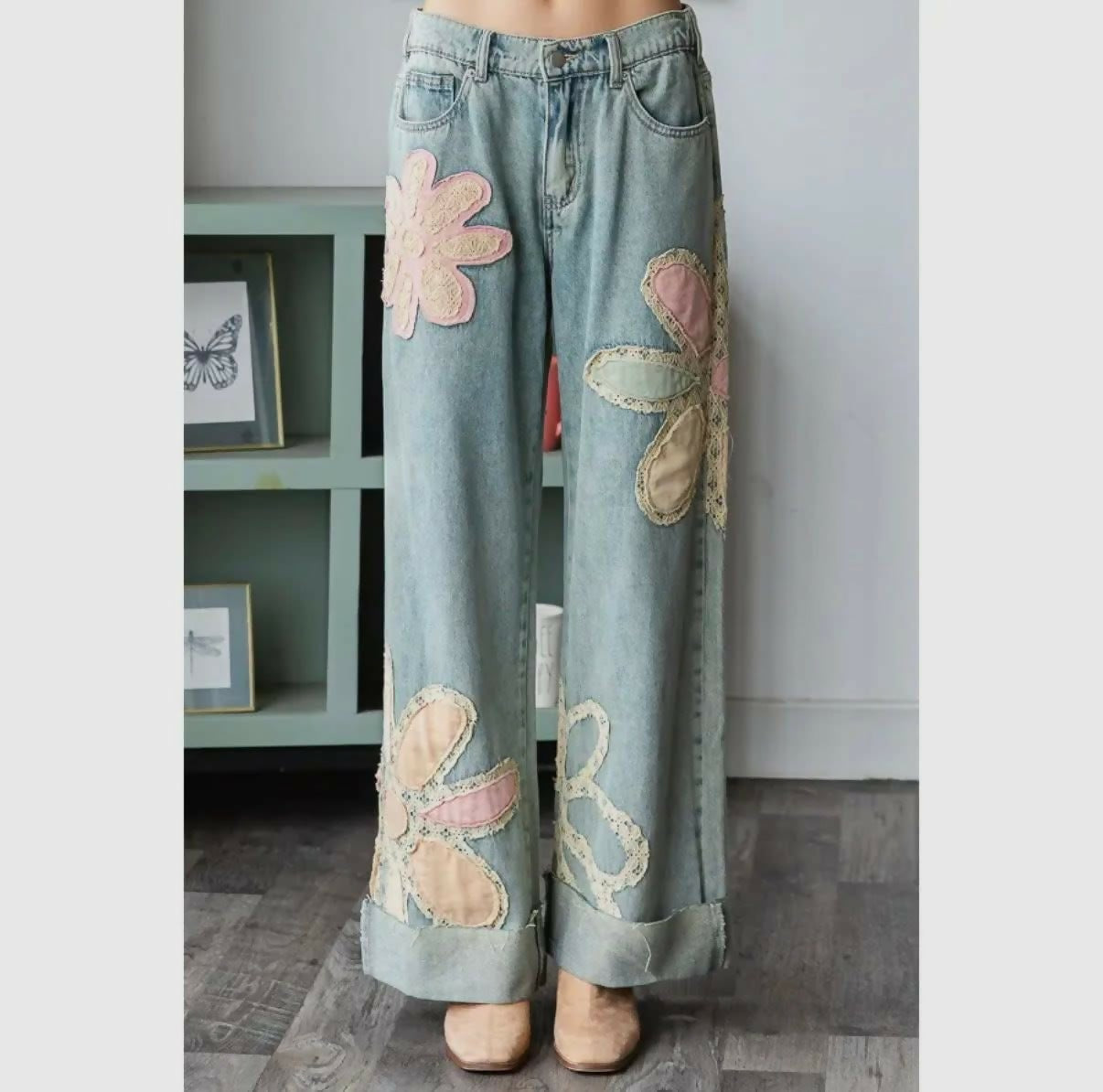 WASHED FLOWER PATCHWORK STRAIGHT DENIM JEANS