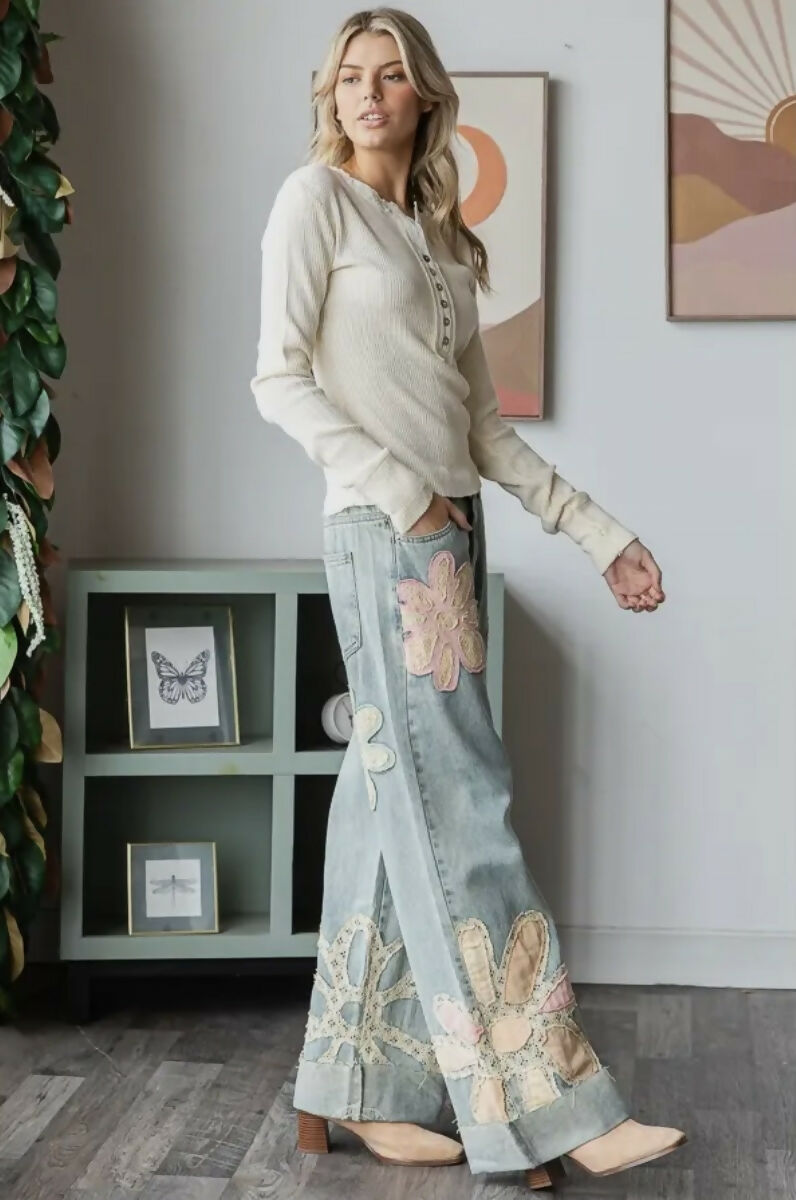 WASHED FLOWER PATCHWORK STRAIGHT DENIM JEANS